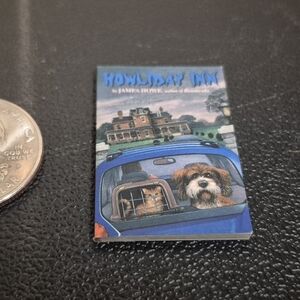 Zuru Mini Brands Books Howliday Inn paperback